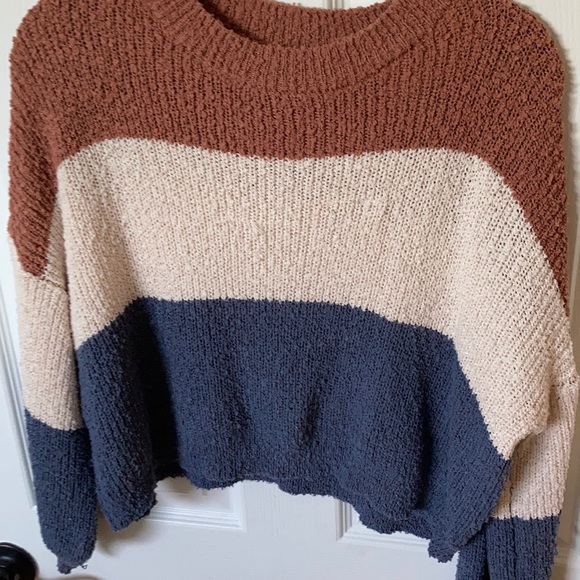 Blue,brown,and white sweater - Picture 2 of 3